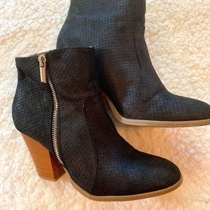 JustFab Boots Naressa Black Boots Size 8.5